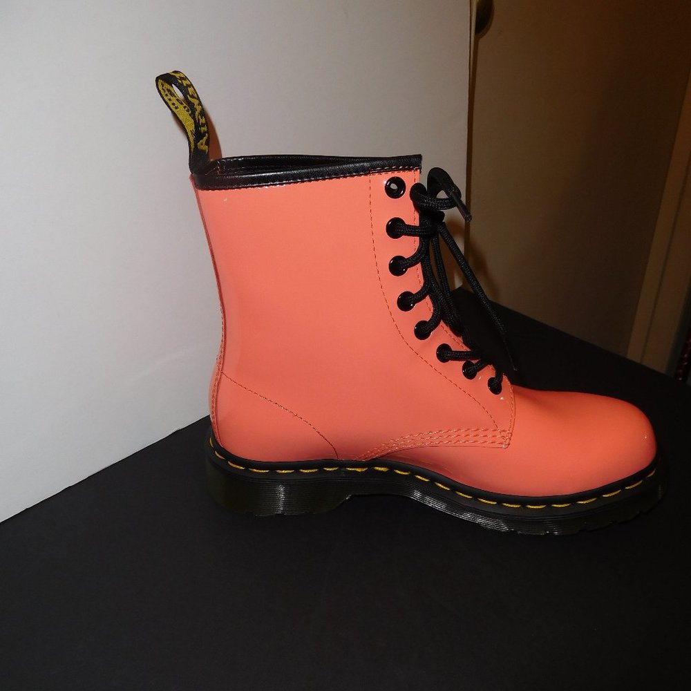 Dr. Martens Coral Lamper 1460 Women’s Patent Leather Lace Up Boots—NWOT—Size 8